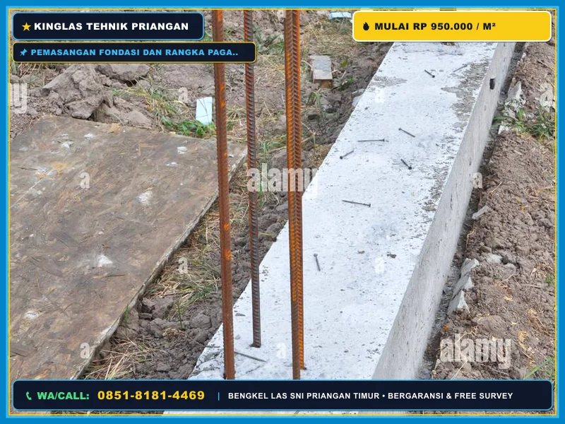 Pemasangan fondasi dan rangka pagar besi hollow kombinasi roster beton
