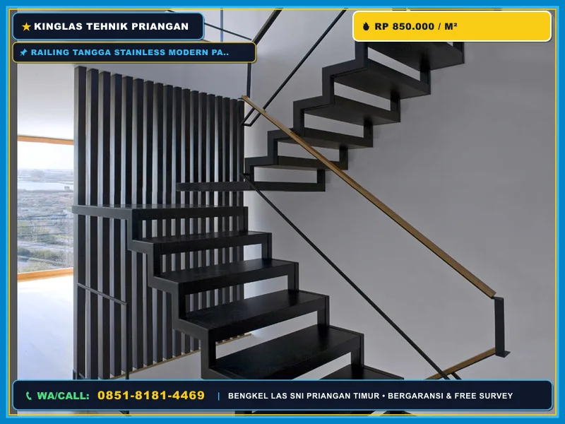 Railing tangga stainless modern pada interior rumah Cirebon