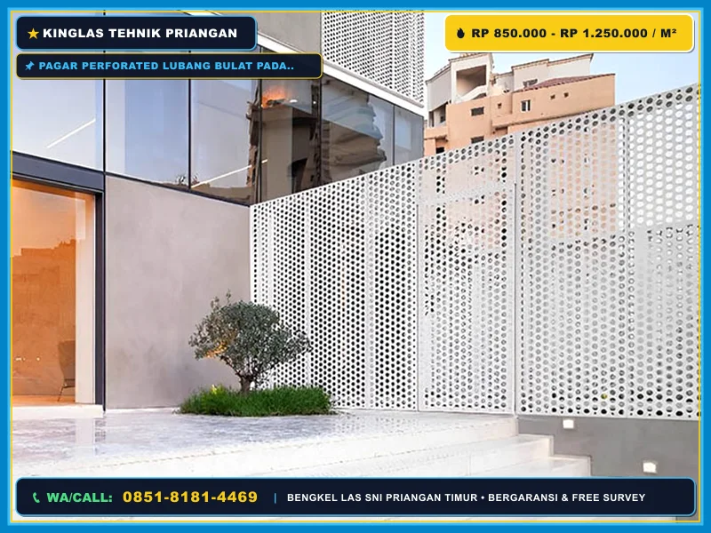 Pagar perforated lubang bulat pada fasad rumah minimalis