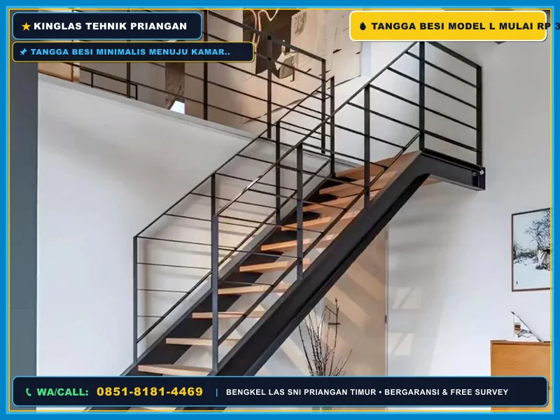 Tangga besi minimalis menuju kamar mezzanine konsep loft