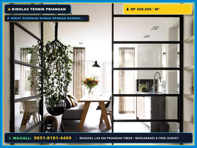 Sekat ruangan rumah dengan rangka besi kaca hitam minimalis