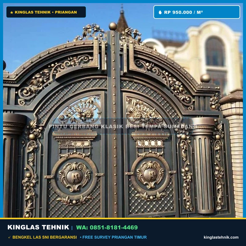 Pintu Gerbang Klasik Besi Tempa Ornamen Tembaga Sumedang